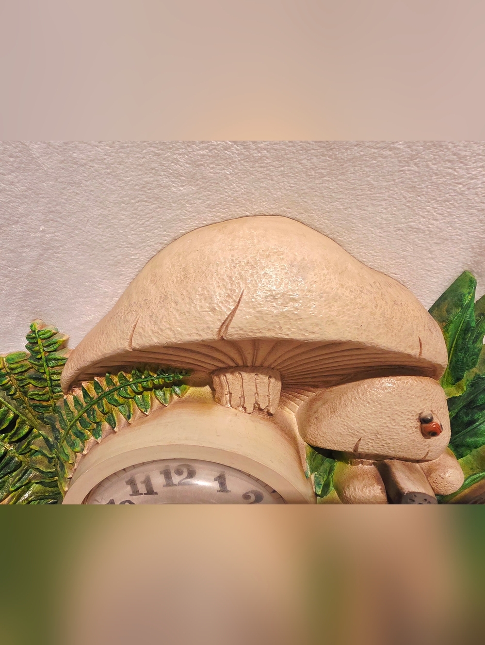 Vintage Burwood Mushroom Wall Clock 1970’s New Haven with Butterflies - Picture 6 of 13